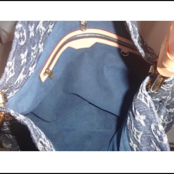 ⭐️Host Pick⭐️Authentic Louis Vuitton Denim Daily GM Monogram Hobo Bag - Picture 10 of 16